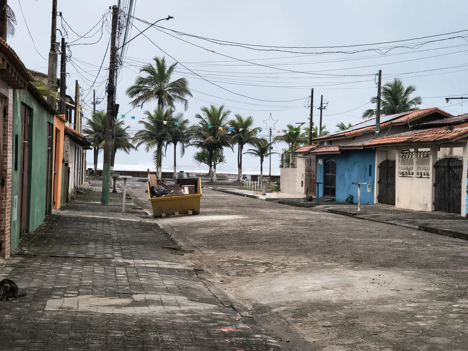 Casa Individual Mobiliada a 80m da Praia com Área Gourmet