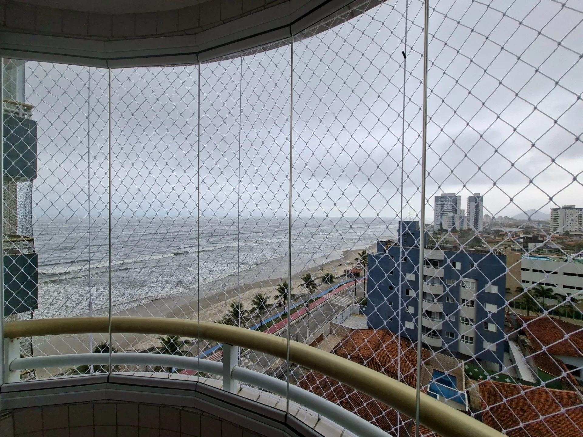 Apartamento Mobiliado com Vista Mar em Condomínio Frente Mar