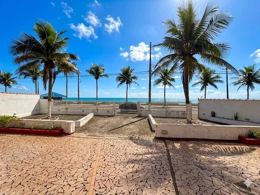 Apartamento 2 Dormitórios com Planta Ampla Frente Mar