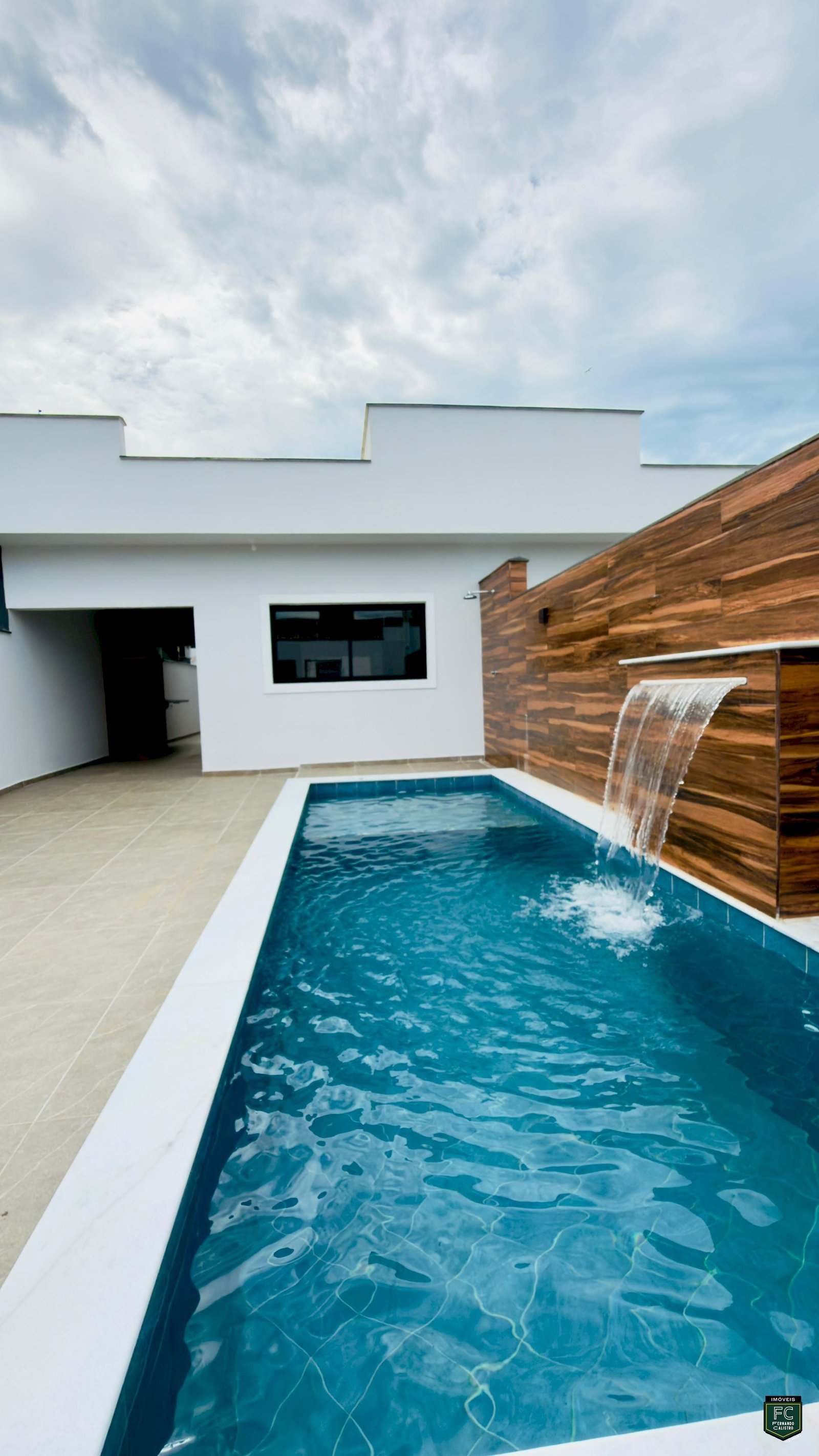 Casa 2 Dorms 1 Suíte com Piscina e Gourmet 500 mts da Praia