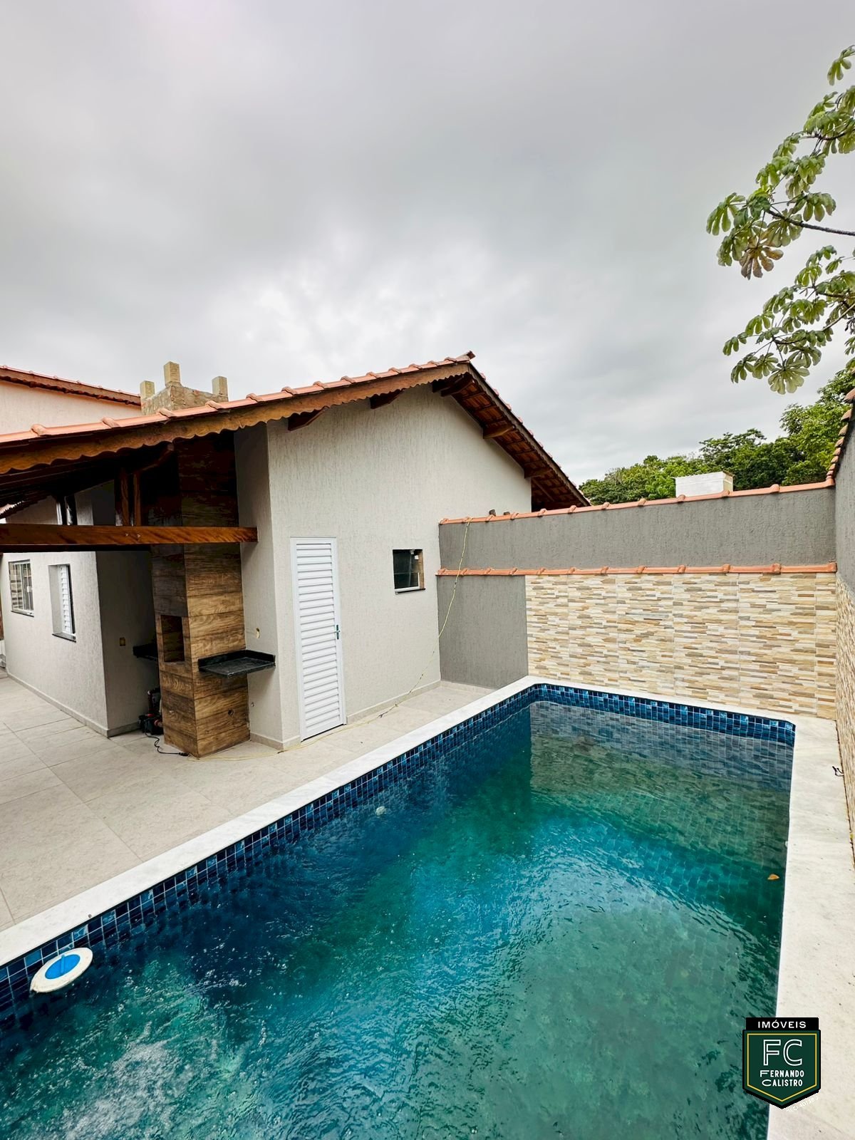 Casa Nova 2 Dorms com Piscina e Churrasqueira Lado Interior