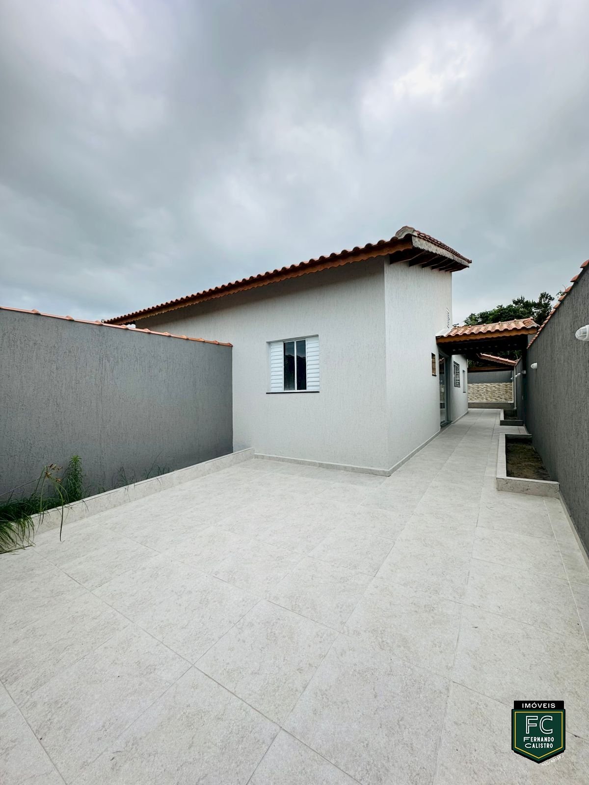 Casa Nova 2 Dorms com Piscina e Gourmet Lado interior
