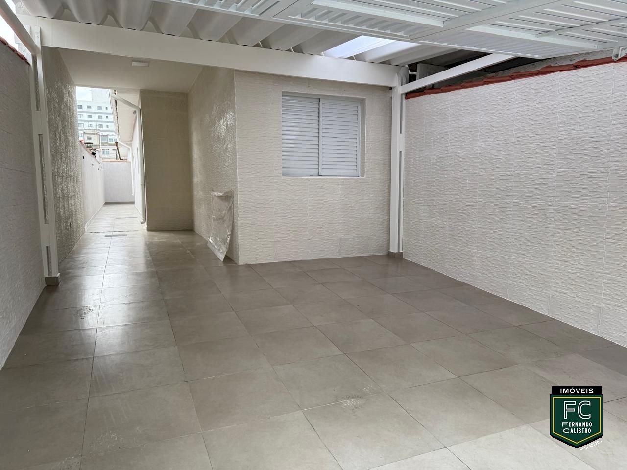 Casa Térrea Reformada 2 Dorms 1 Suíte a 20 mts da Praia