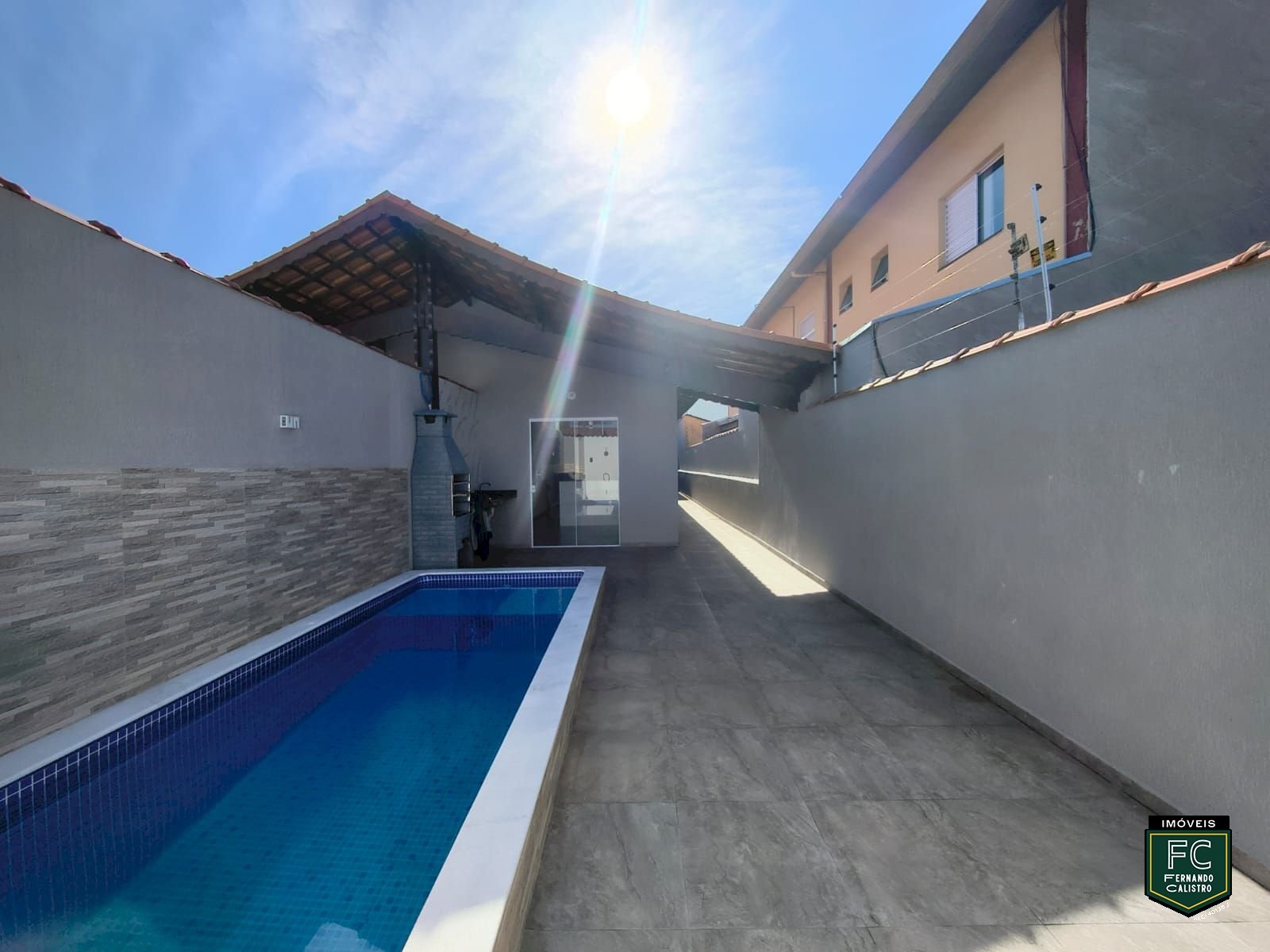 Casa 2 Dorms com Piscina e Cozinha Integrada com Gourmet
