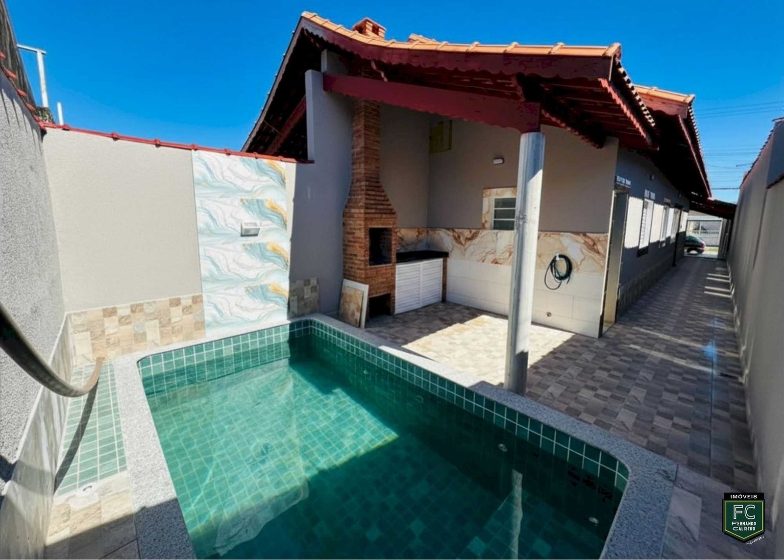 Casa com Piscina 2 Dorms 1 Suíte e Área Gourmet a 450m praia