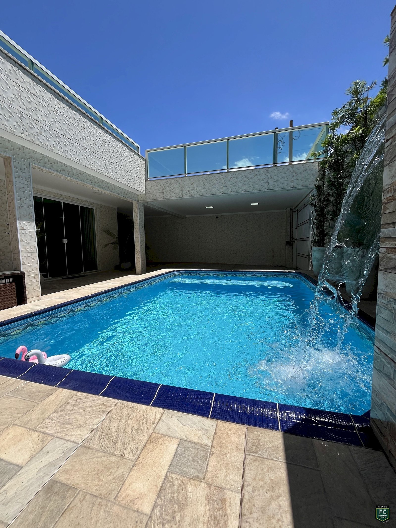 Casa Isolada 3 Dorms com Piscina e Edícula a 50m da Praia