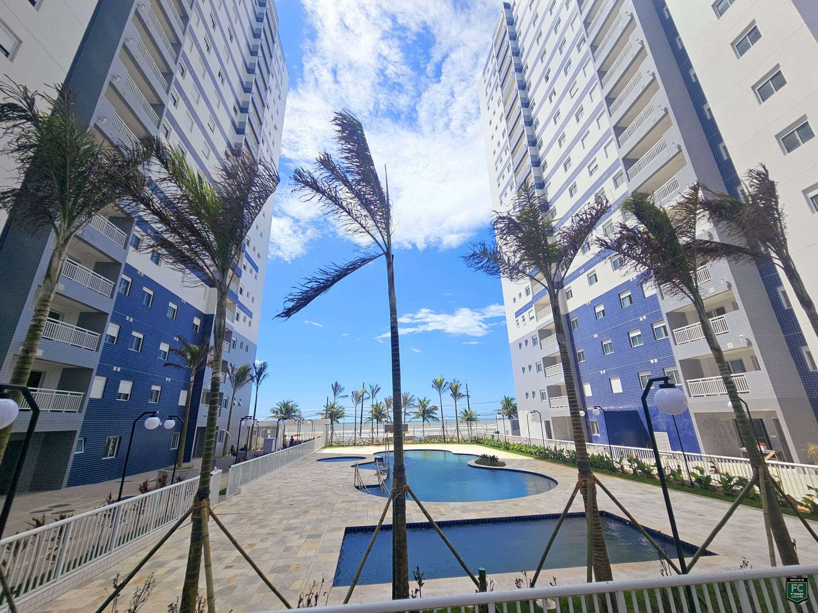 1 / 2 QUARTOS CONDOMINIO CLUBE FRENTE MAR VERA CRUZ MONGAGUÁ