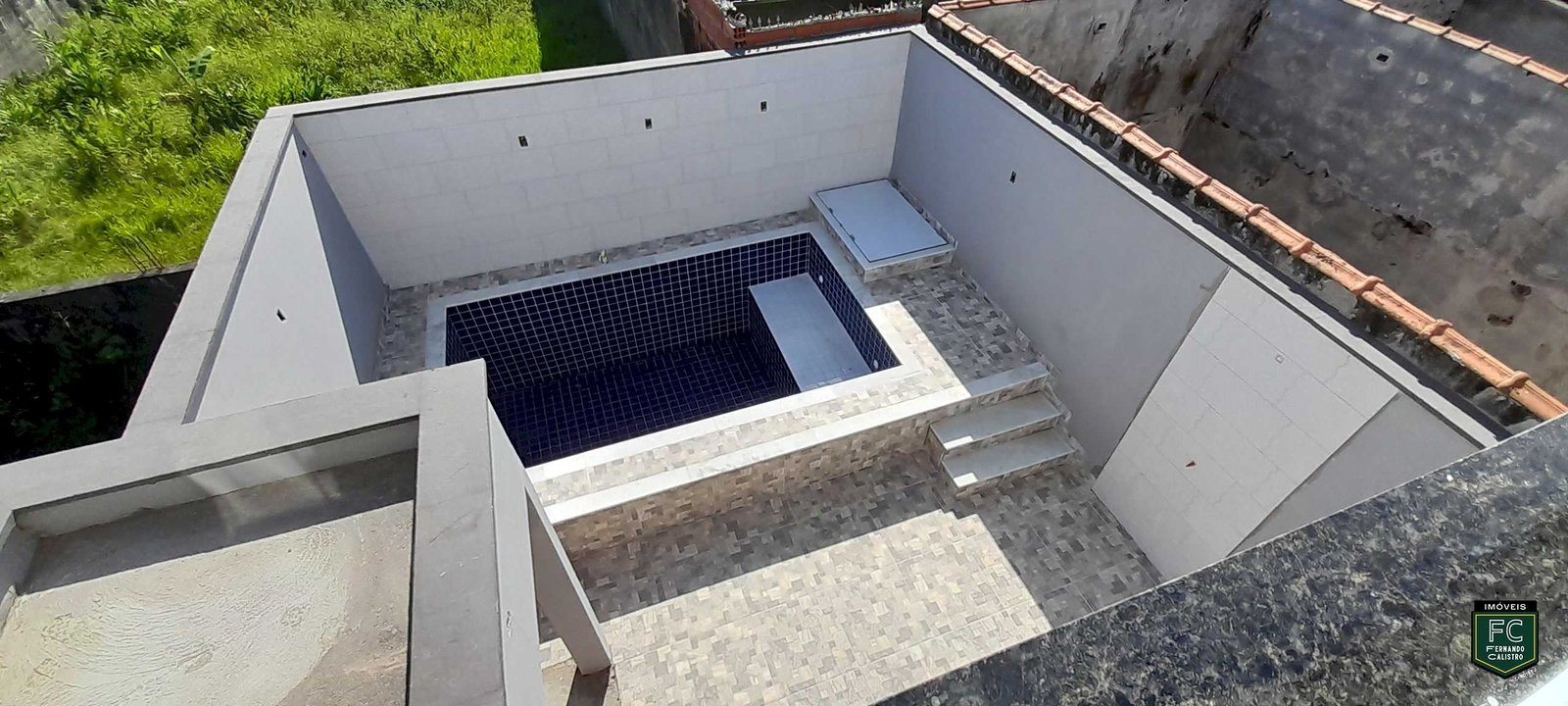 Sobrado Novo com Piscina e Gourmet em Terreno de 180m²