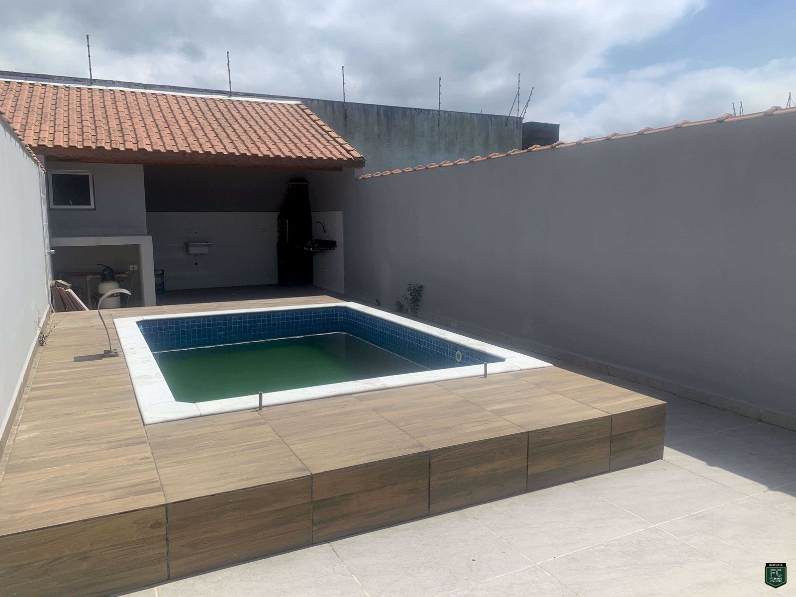 TÉRREA 2 QUARTOS FRENTE MAR PISCINA Á. GOURMET ITANHAÉM SP