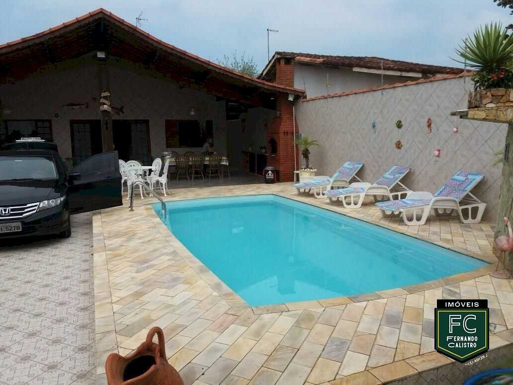 Casa Isolada Com Piscina Terreno Amplo 330m² A 50m Da Praia
