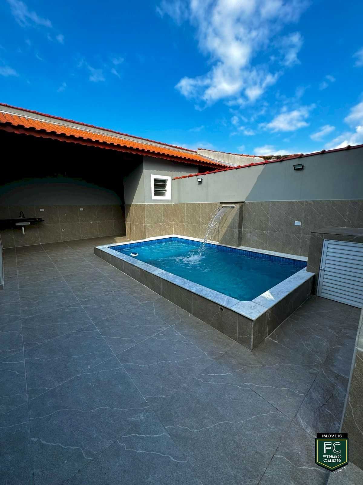 Casa 3 Dorms. Piscina e Á. Gourmet  c/ WC Externo 400m Praia