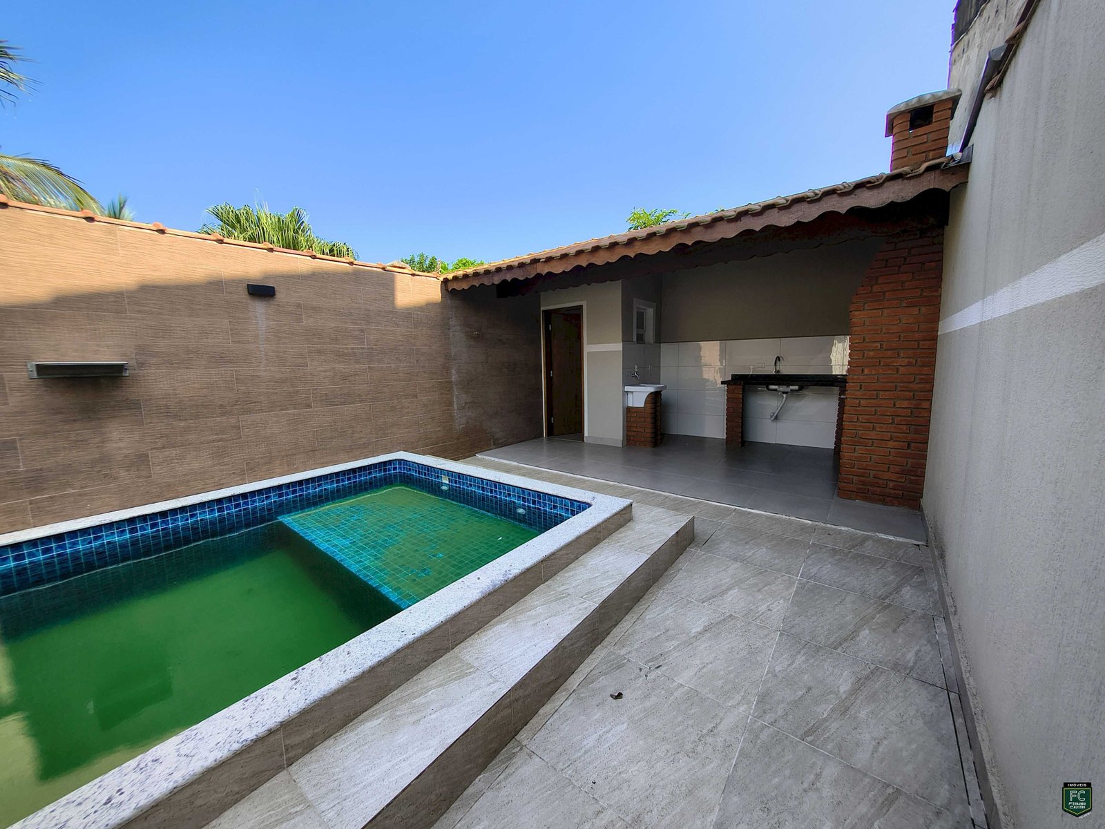 Casa Isolada 3 Dorms com Piscina e Gourmet a 650mts da Praia