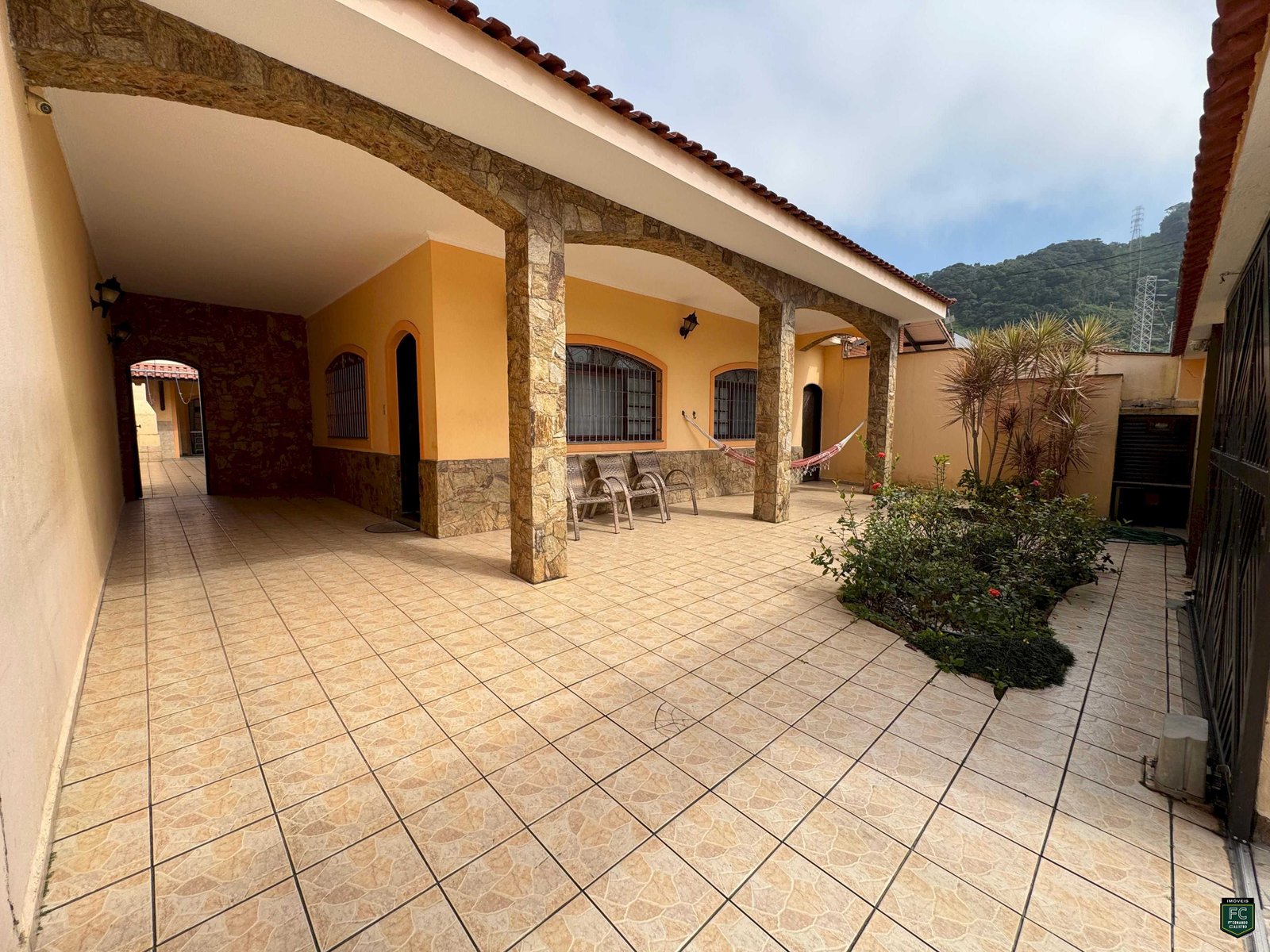 Casa Isolada Alto Padrão No Jardim Marina a 200 mts da Praia