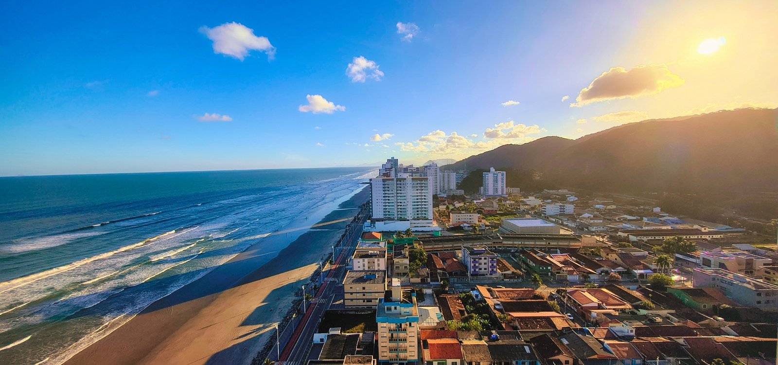 Apê Mobiliado com Varanda Gourmet, Vista Mar e Lazer de Clube